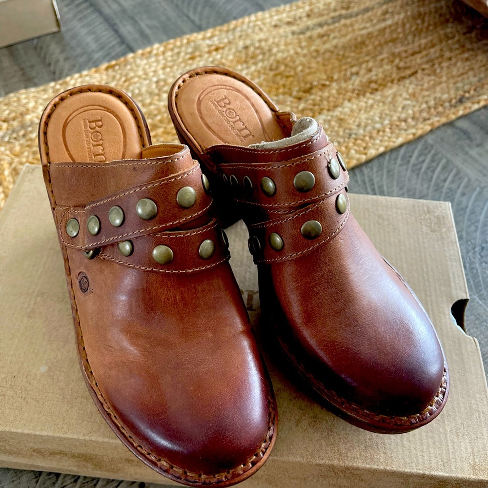 Women’s Born size 8 mule/ clog